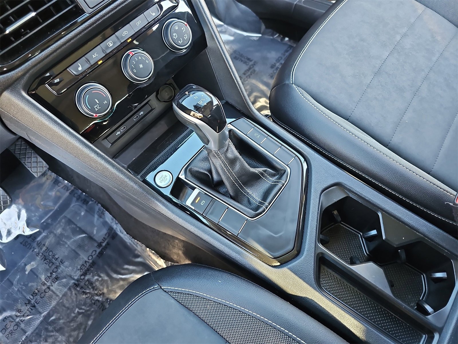 Used 2023 Volkswagen Taos SE w/ Panoramic Sunroof Package image 24