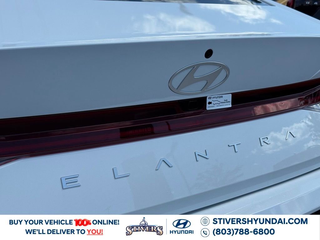 Certified 2025 Hyundai Elantra Limited image 16