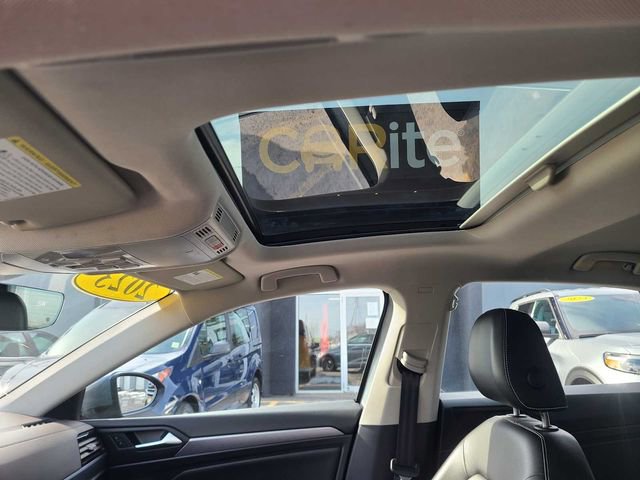 Used 2023 Volkswagen Jetta SE w/ Panoramic Sunroof Package image 23