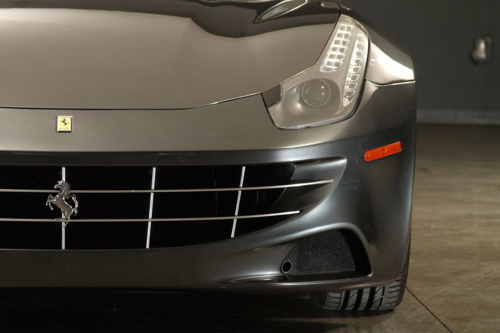 Used 2013 Ferrari FF image 18