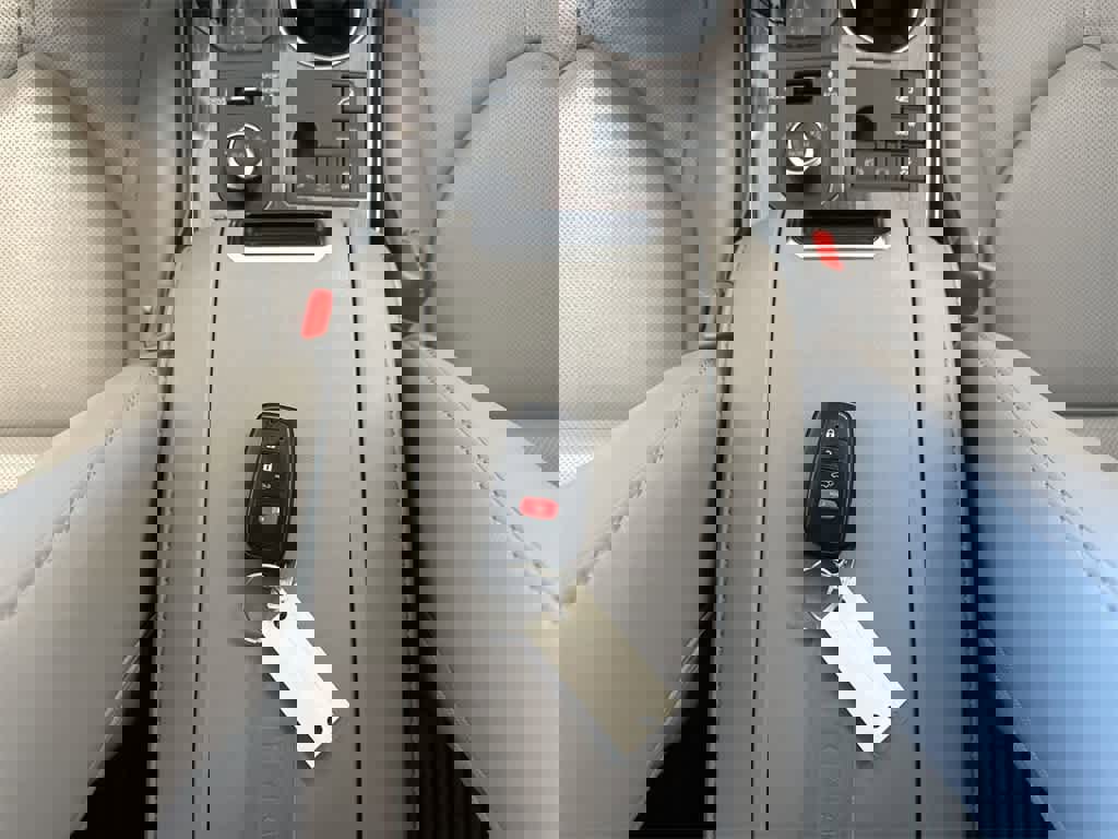 Used 2023 Toyota Highlander Limited image 37