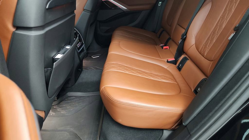 Used 2021 BMW X6 M50i w/ Executive Package AWD/4WD image 38