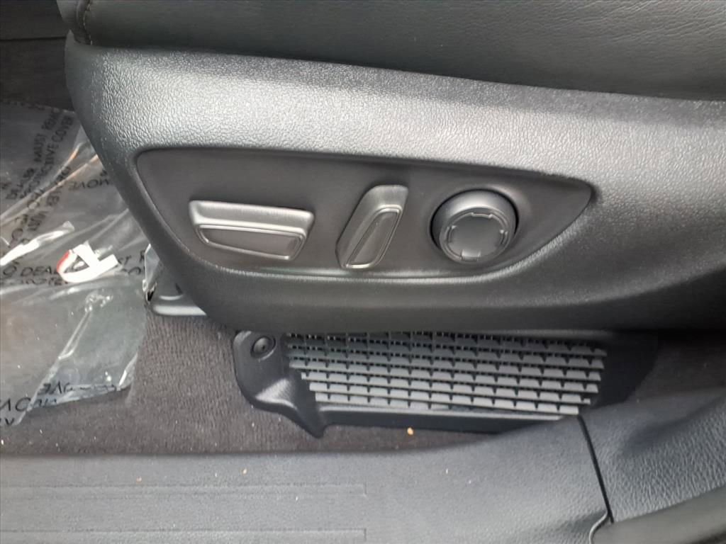 Certified 2025 Toyota Sienna XLE Woodland Edition image 13