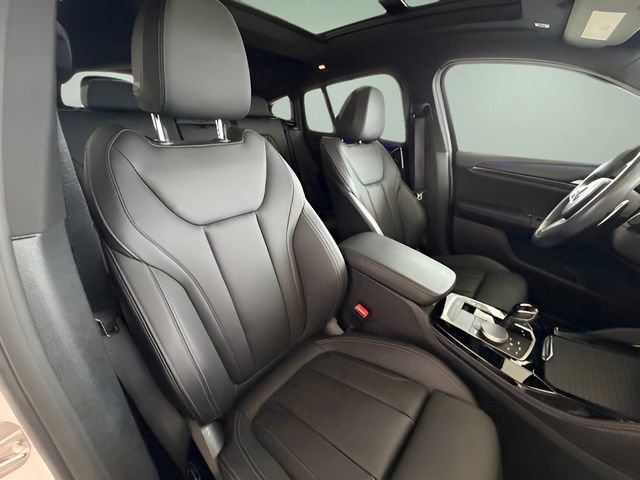 Used 2024 BMW X4 M40i w/ Premium Package image 41