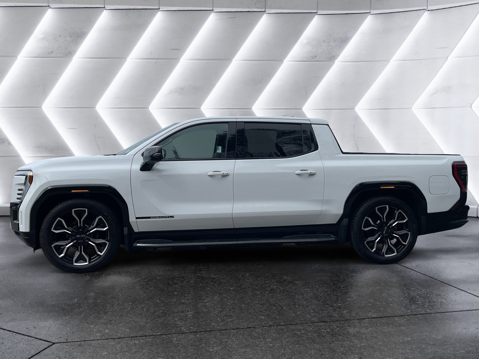 Used 2025 GMC Sierra EV Denali image 3