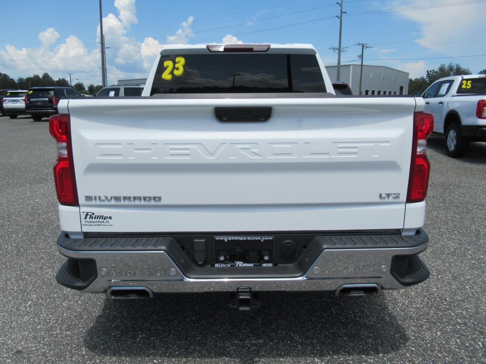 Used 2023 Chevrolet Silverado 1500 LTZ w/ Z71 Off-Road Package AWD/4WD image 6
