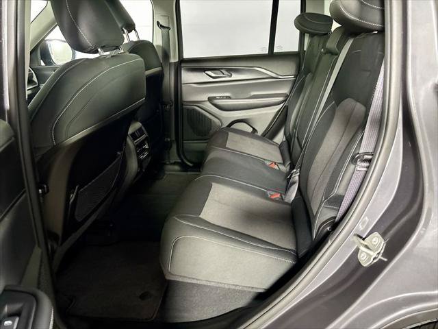Certified 2023 Jeep Grand Cherokee Laredo X AWD/4WD image 21