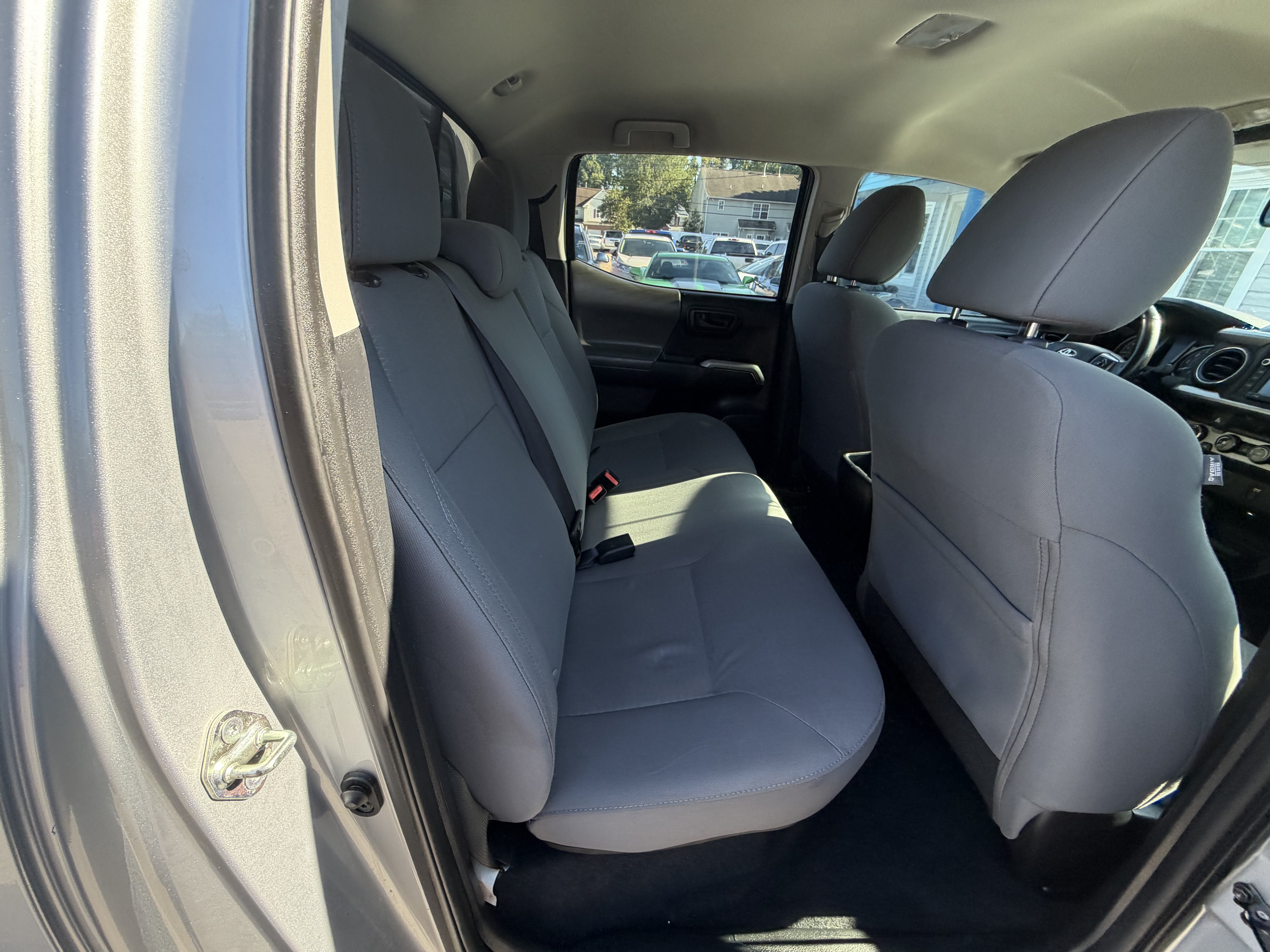 Used 2017 Toyota Tacoma SR5 w/ Tow Package AWD/4WD image 16