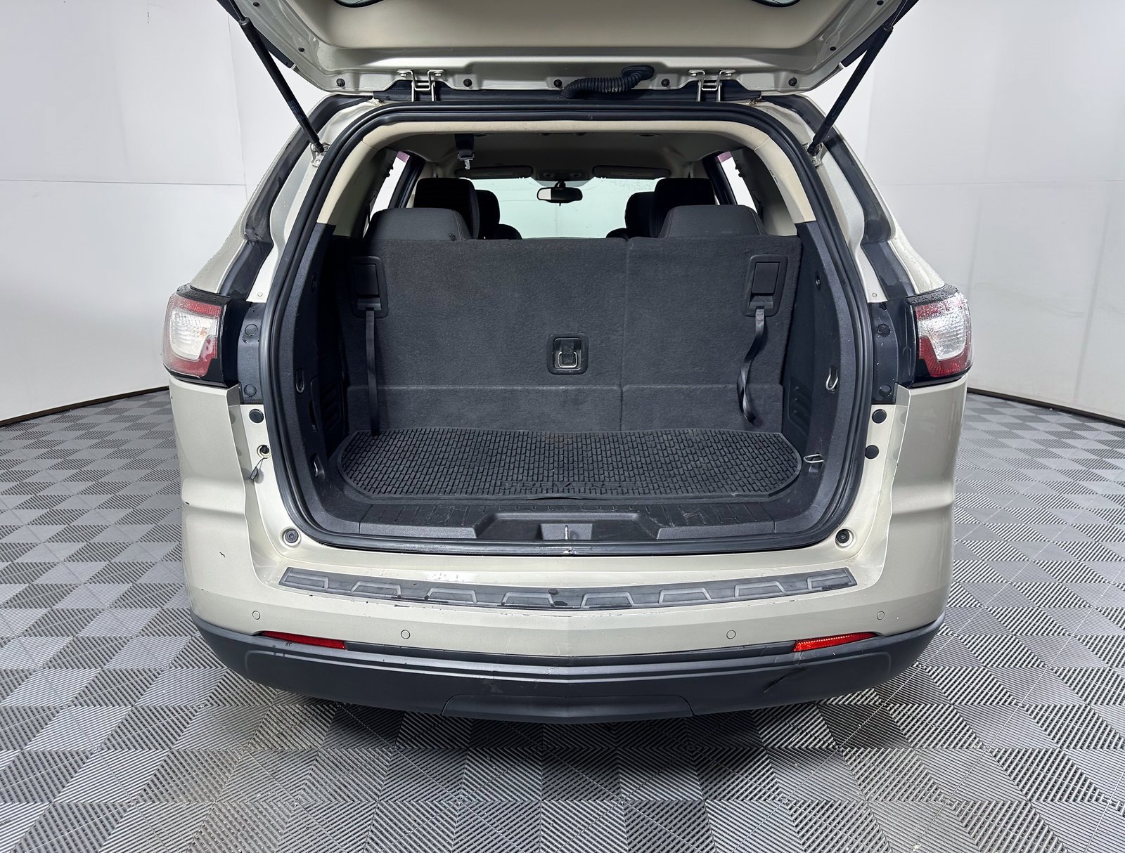 Used 2016 Chevrolet Traverse LT w/ Style and Technology Package image 10