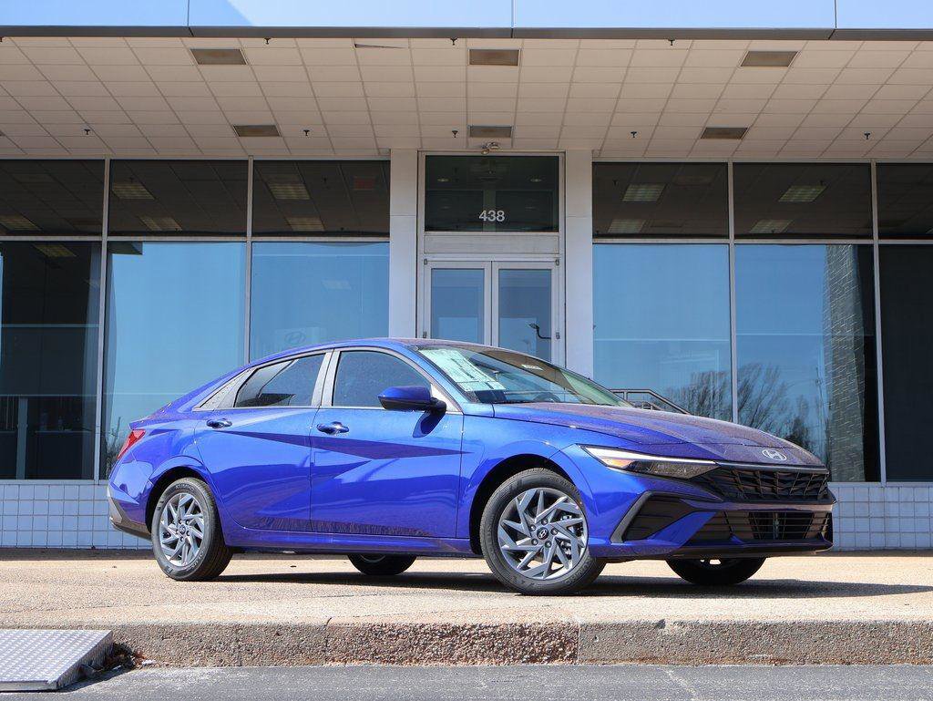 New 2026 Hyundai Elantra Blue image 2