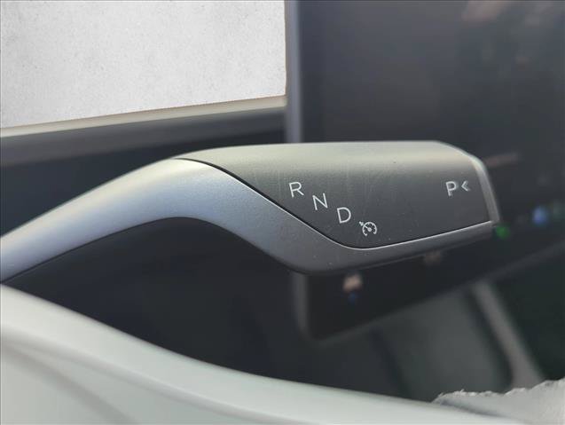 Used 2025 Tesla Model Y Long Range RWD image 16