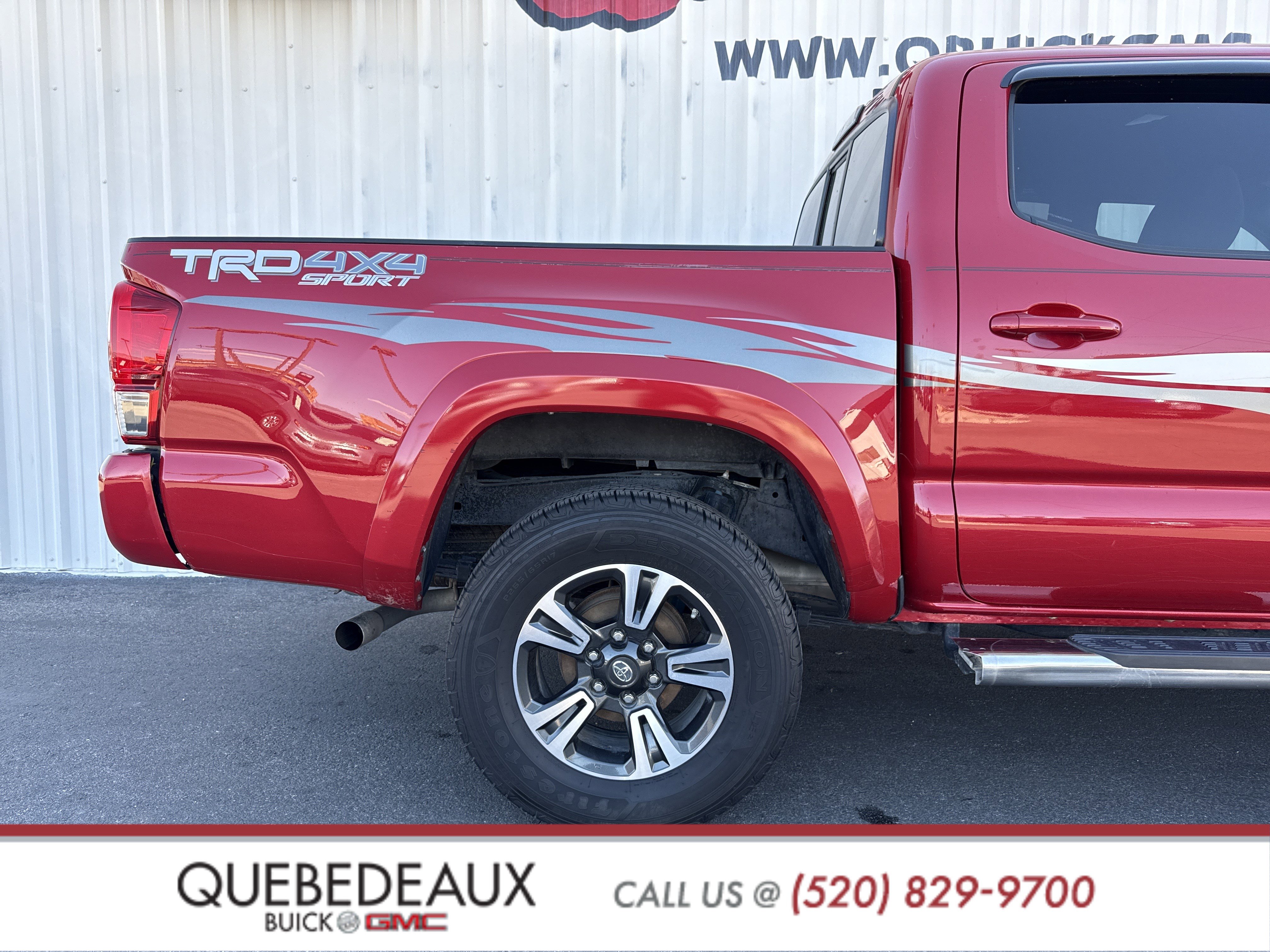 Used 2016 Toyota Tacoma TRD Sport image 30