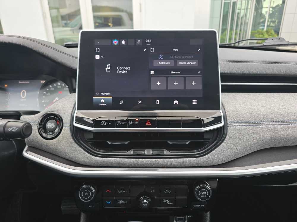 Used 2023 Jeep Compass Sport image 12