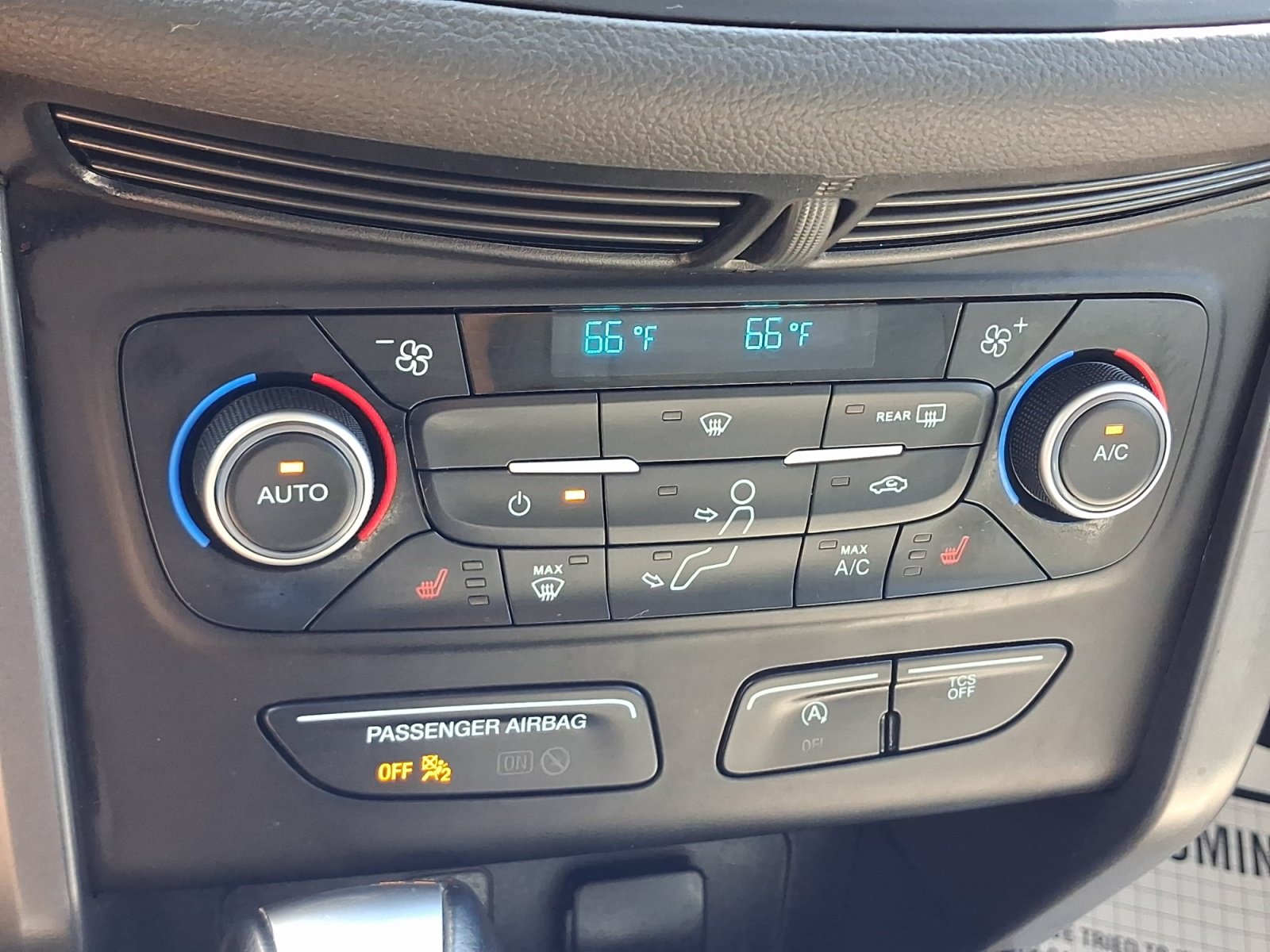 Used 2019 Ford Escape SEL AWD/4WD image 17