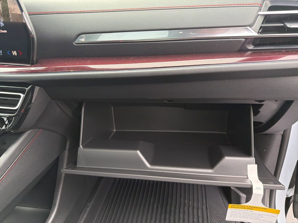 New 2026 Chevrolet Traverse RS w/ LPO, Floor Liner Package image 31