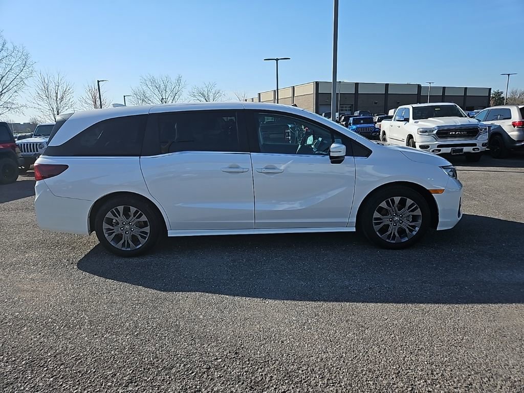 Used 2025 Honda Odyssey Touring image 8