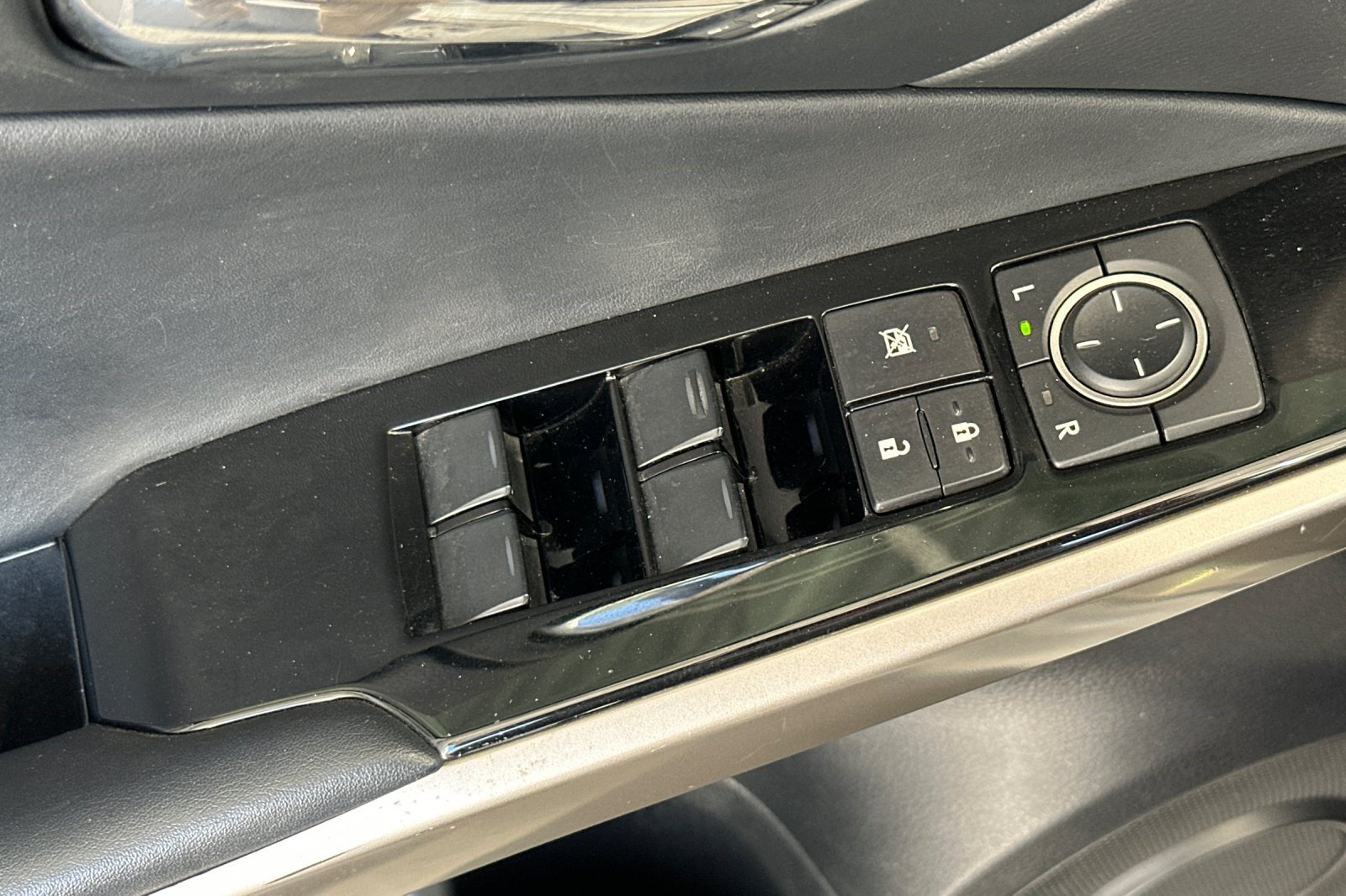 Used 2016 Lexus IS 200t w/ Navigation System Package RWD image 13