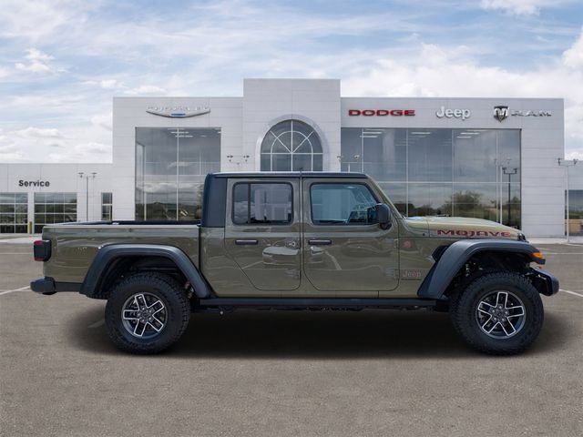 Used 2026 Jeep Gladiator Mojave AWD/4WD image 2
