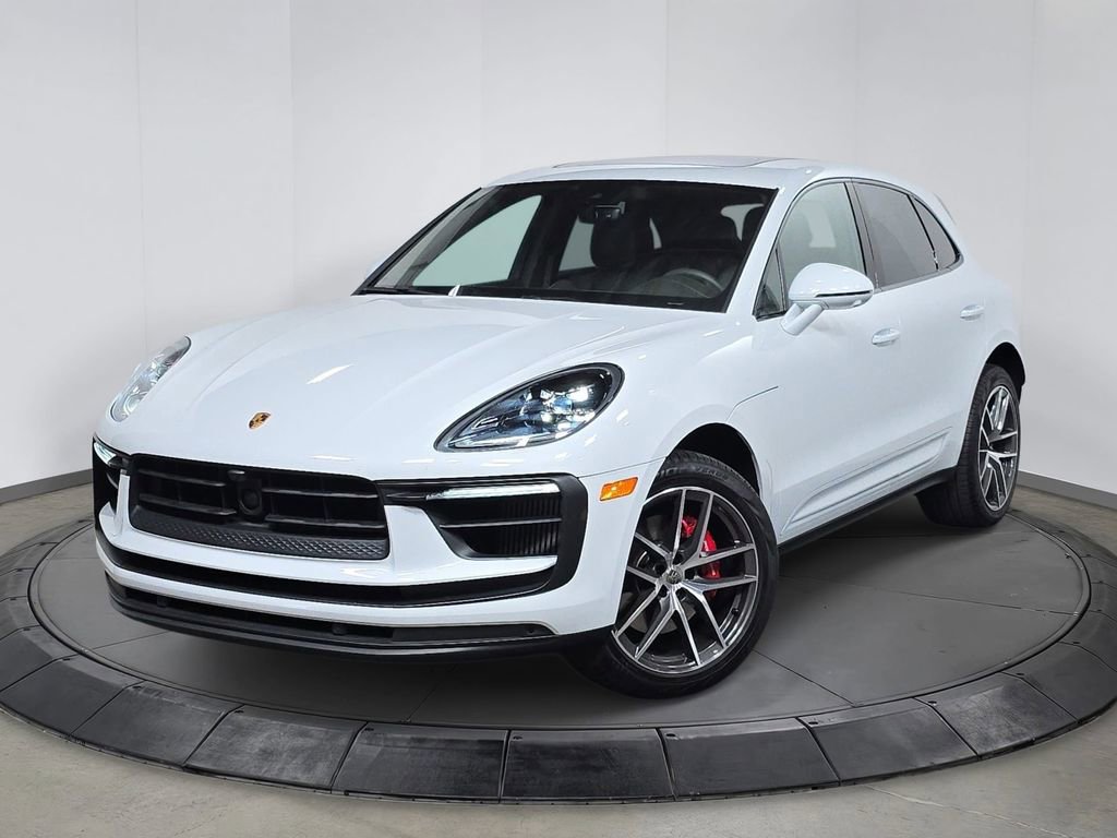 Certified 2024 Porsche Macan S image 1