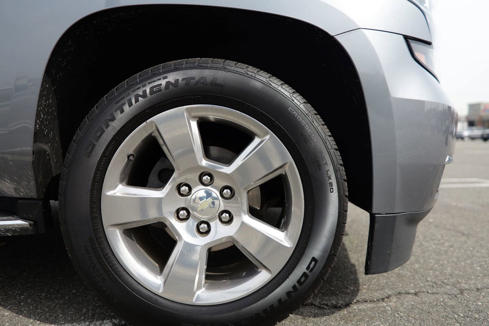 Used 2018 Chevrolet Suburban Premier image 11