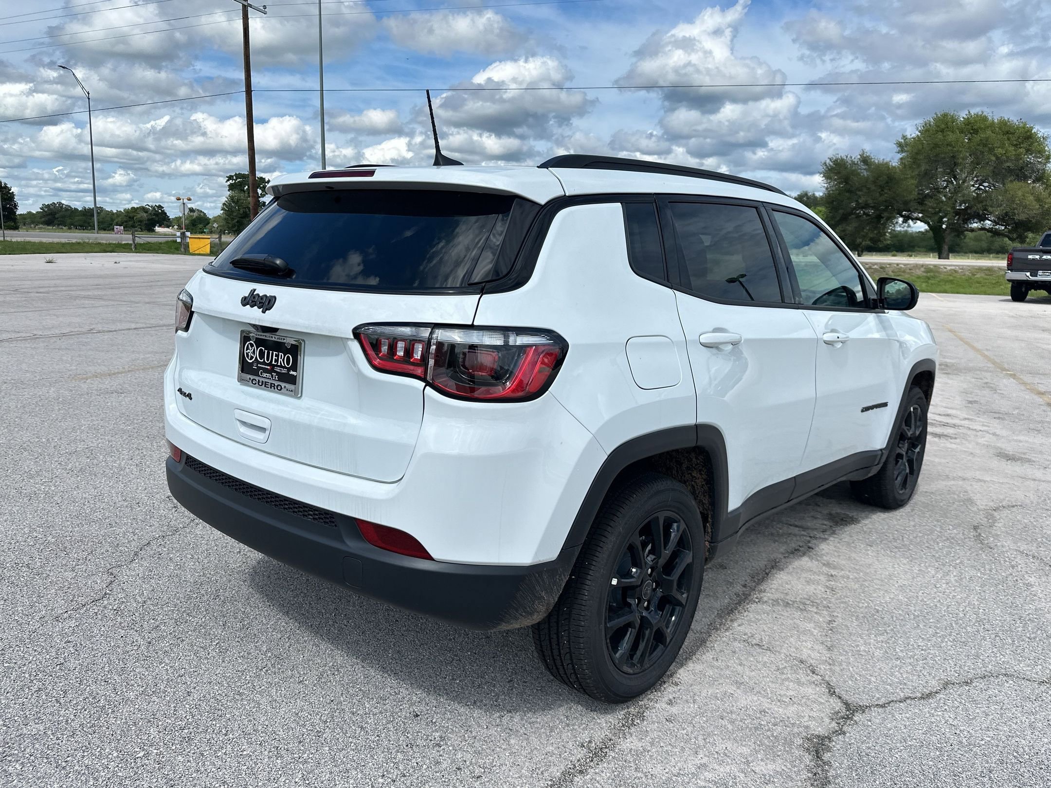 New 2026 Jeep Compass Latitude AWD/4WD image 5
