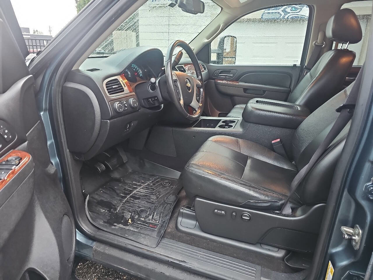 Used 2011 Chevrolet Silverado 3500 LTZ w/ LTZ Plus Package image 6