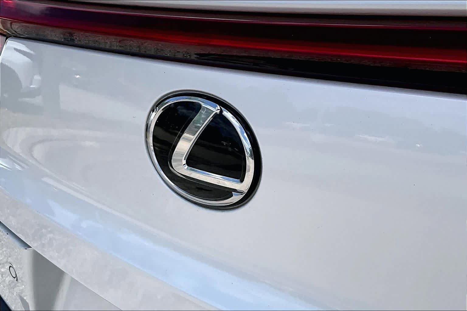 Used 2021 Lexus UX 200 w/ Accessory Package (Z1) image 31