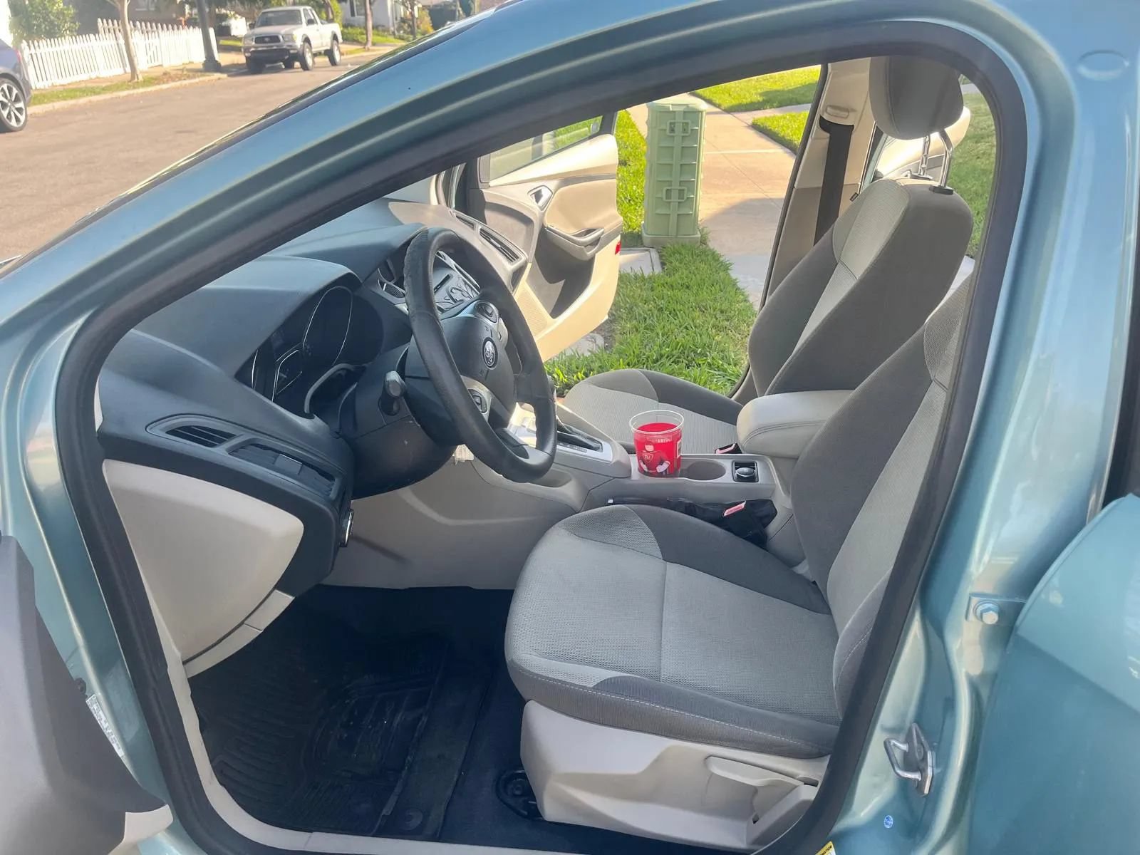 Used 2012 Ford Focus SE FWD image 13