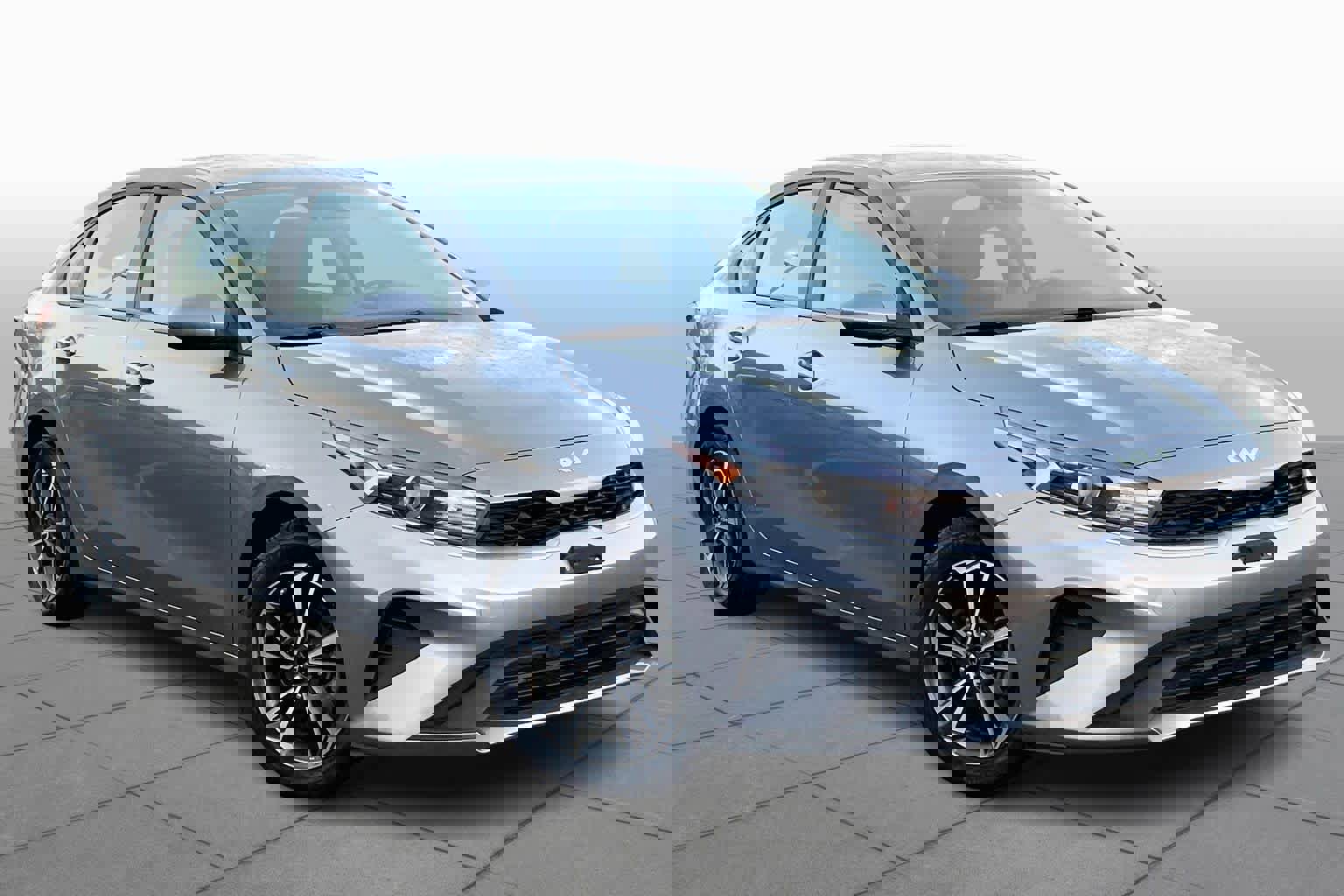 Used 2024 Kia Forte LXS image 3