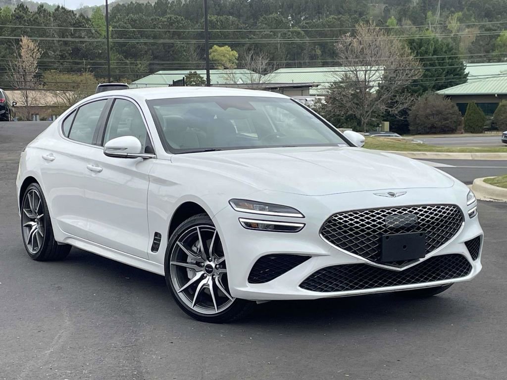 Used 2025 Genesis G70 2.5T image 1