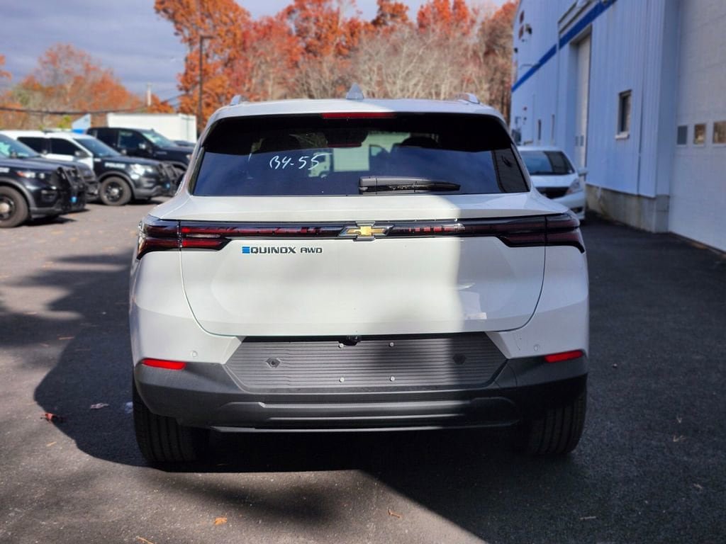 New 2026 Chevrolet Equinox EV LT AWD/4WD image 4