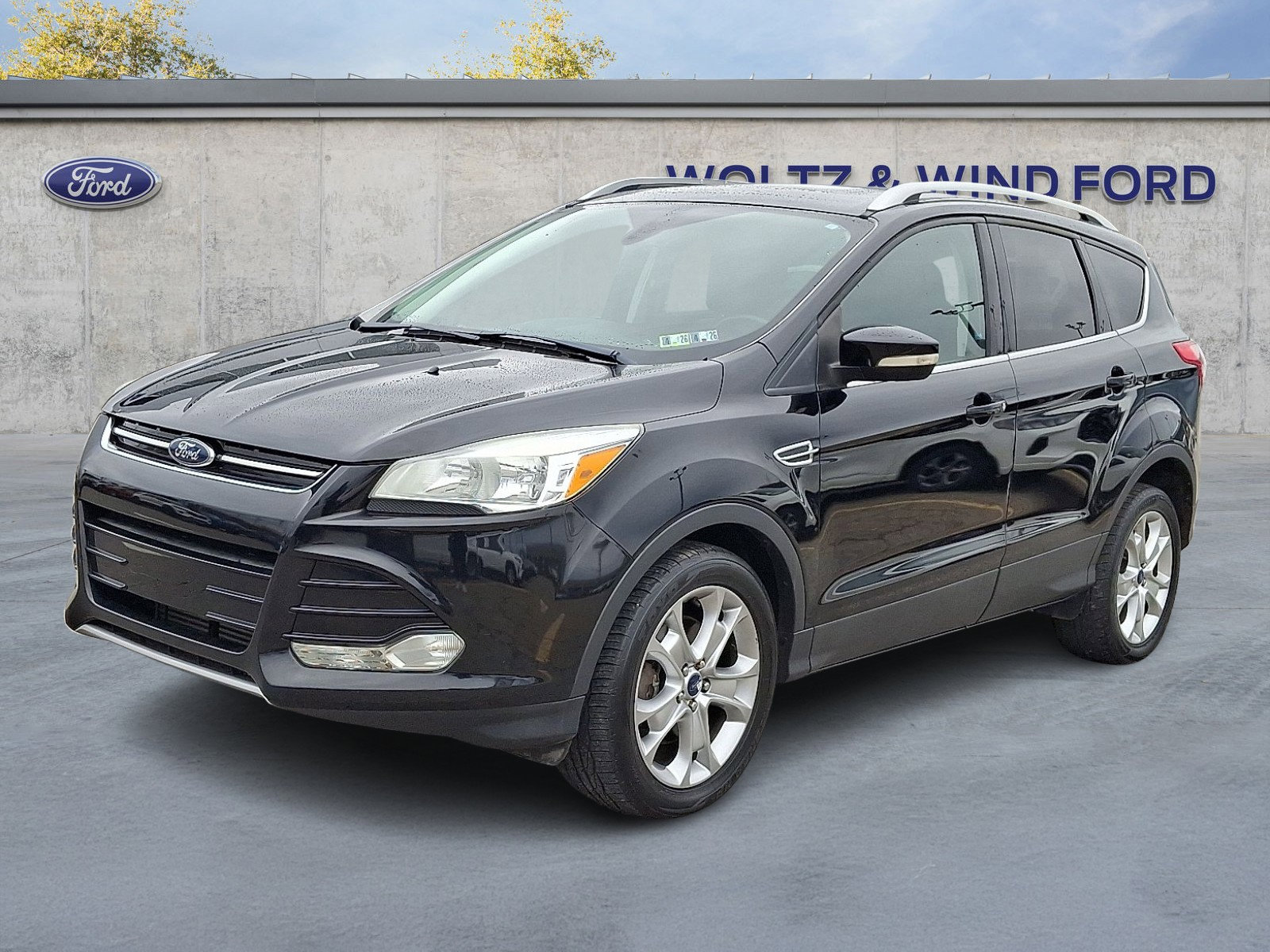 Used 2016 Ford Escape Titanium image 3