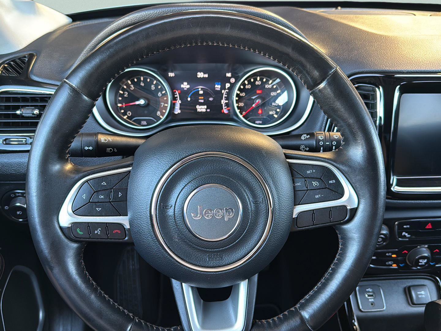 Used 2018 Jeep Compass Limited w/ Safe & Security Group FWD image 18