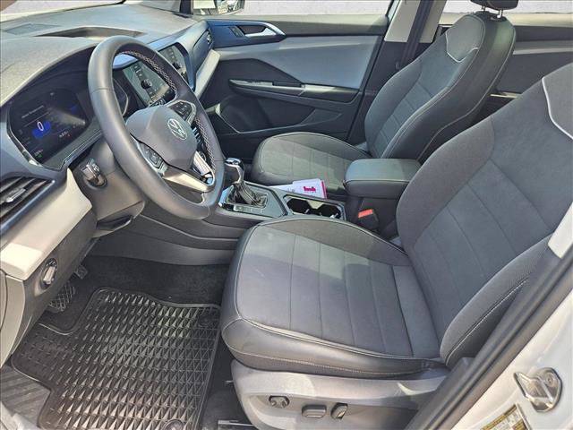 Used 2023 Volkswagen Taos SE w/ Panoramic Sunroof Package FWD image 15