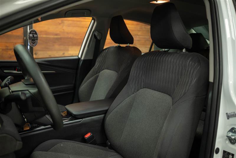 Used 2025 Toyota Camry LE image 10