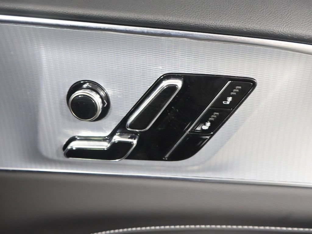 Used 2024 Cadillac Lyriq Tech RWD image 39