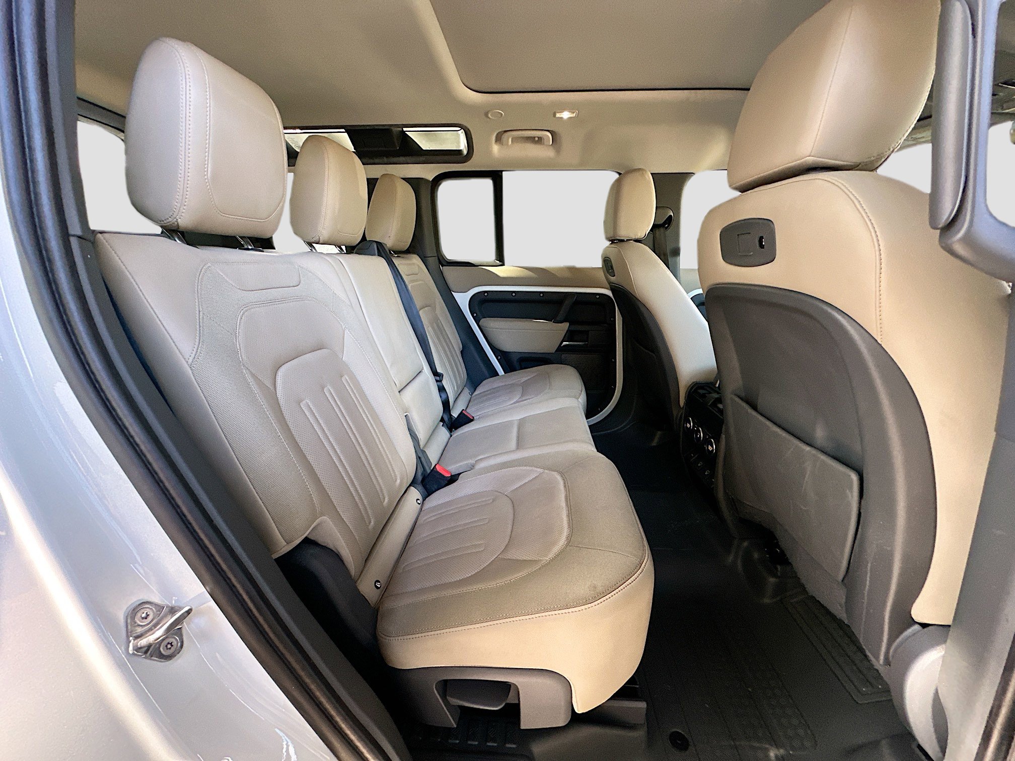 Used 2021 Land Rover Defender 110 S image 26