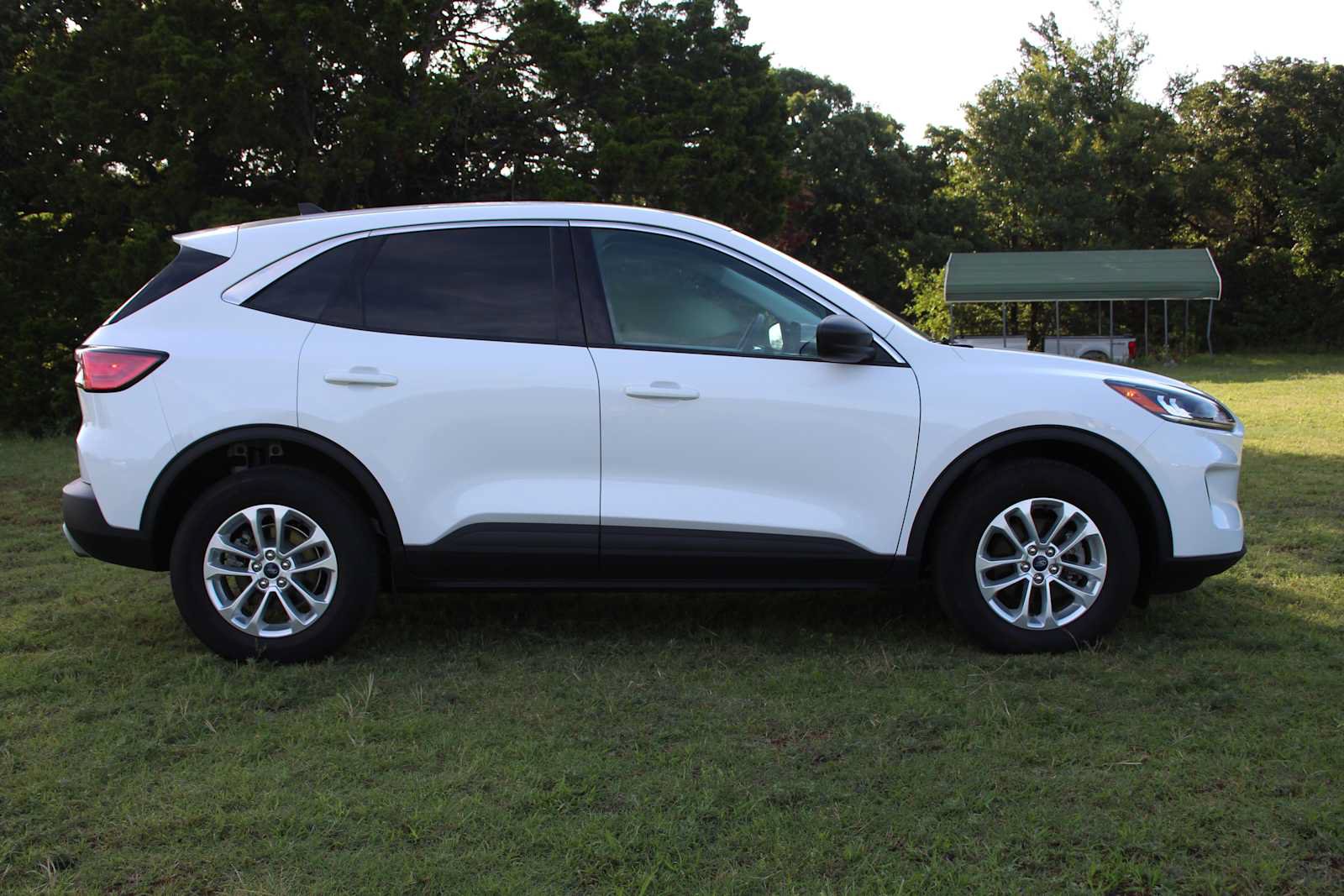 Used 2022 Ford Escape SE w/ Cold Weather Package AWD/4WD image 15