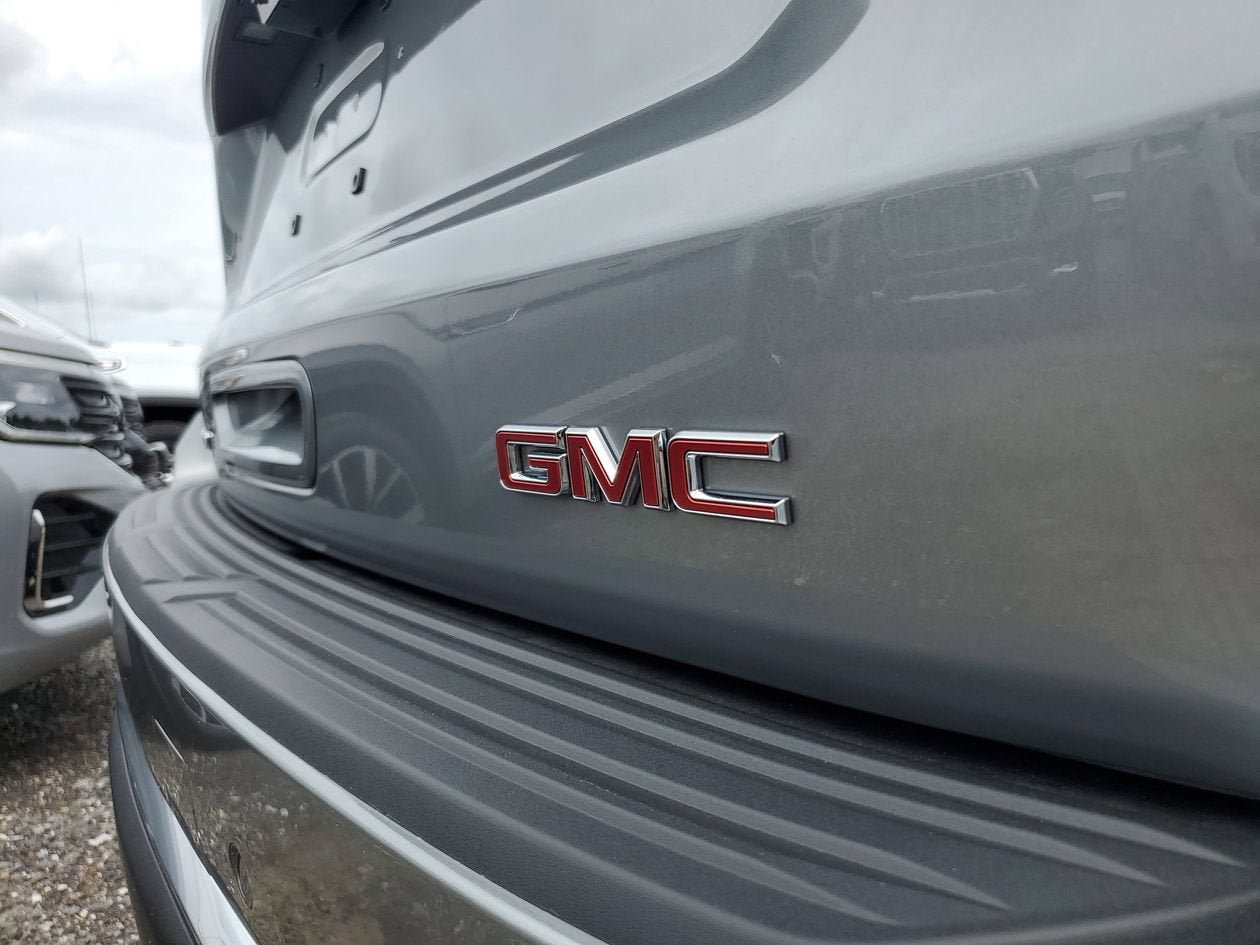New 2026 GMC Yukon XL Denali w/ Denali Reserve Package AWD/4WD image 7