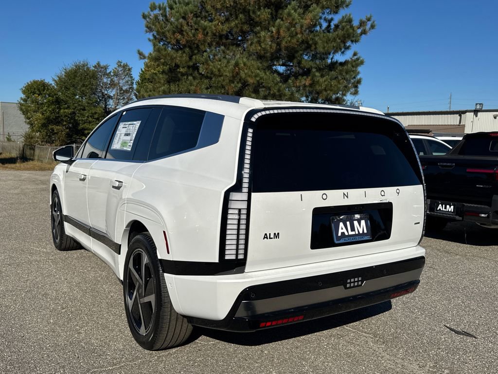 New 2026 Hyundai Ioniq 9 Calligraphy image 3