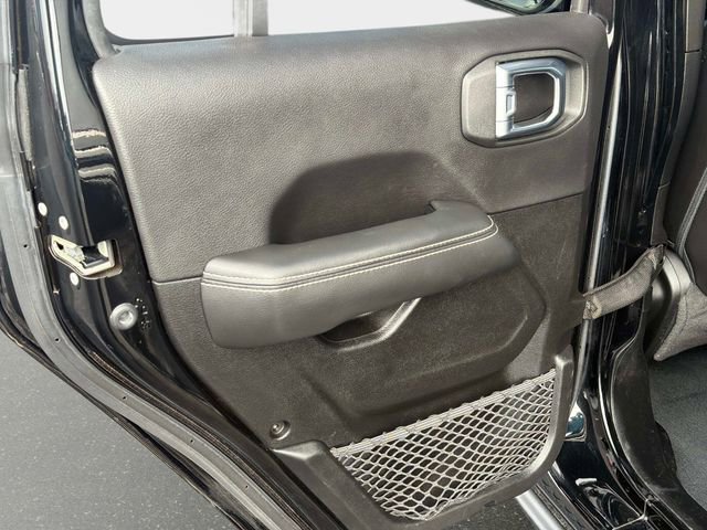 Used 2023 Jeep Wrangler Unlimited Sahara AWD/4WD image 11