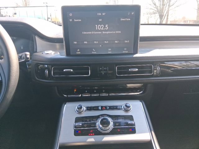 Used 2023 Lincoln Aviator AWD w/ Class IV Trailer Tow Package image 25