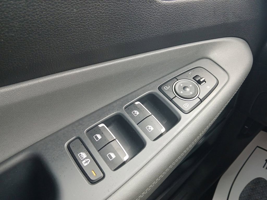 Used 2023 Hyundai Santa Fe SEL FWD image 8