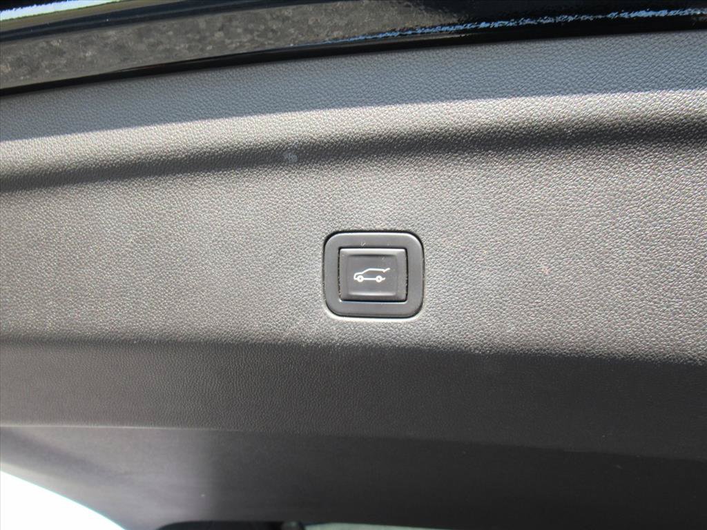 Used 2021 Chevrolet Tahoe Premier w/ Premium Package AWD/4WD image 35