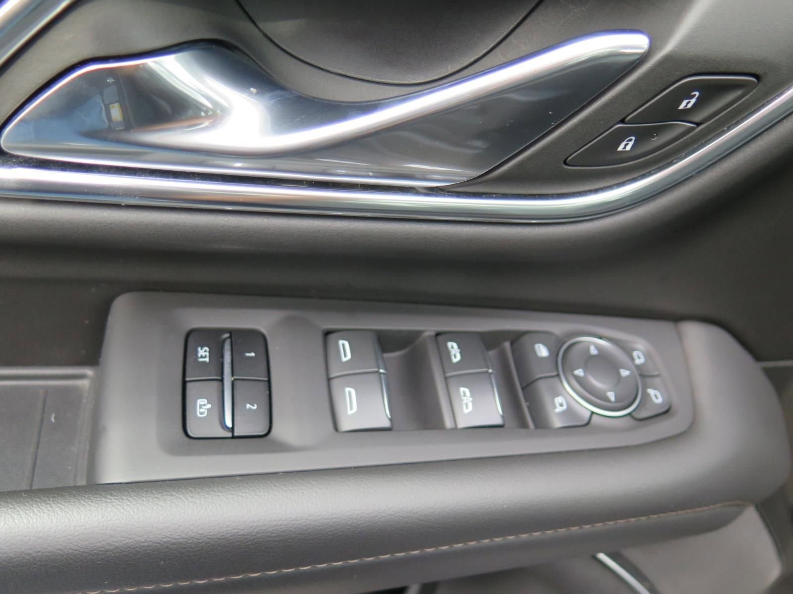 Used 2023 Chevrolet Tahoe High Country image 11