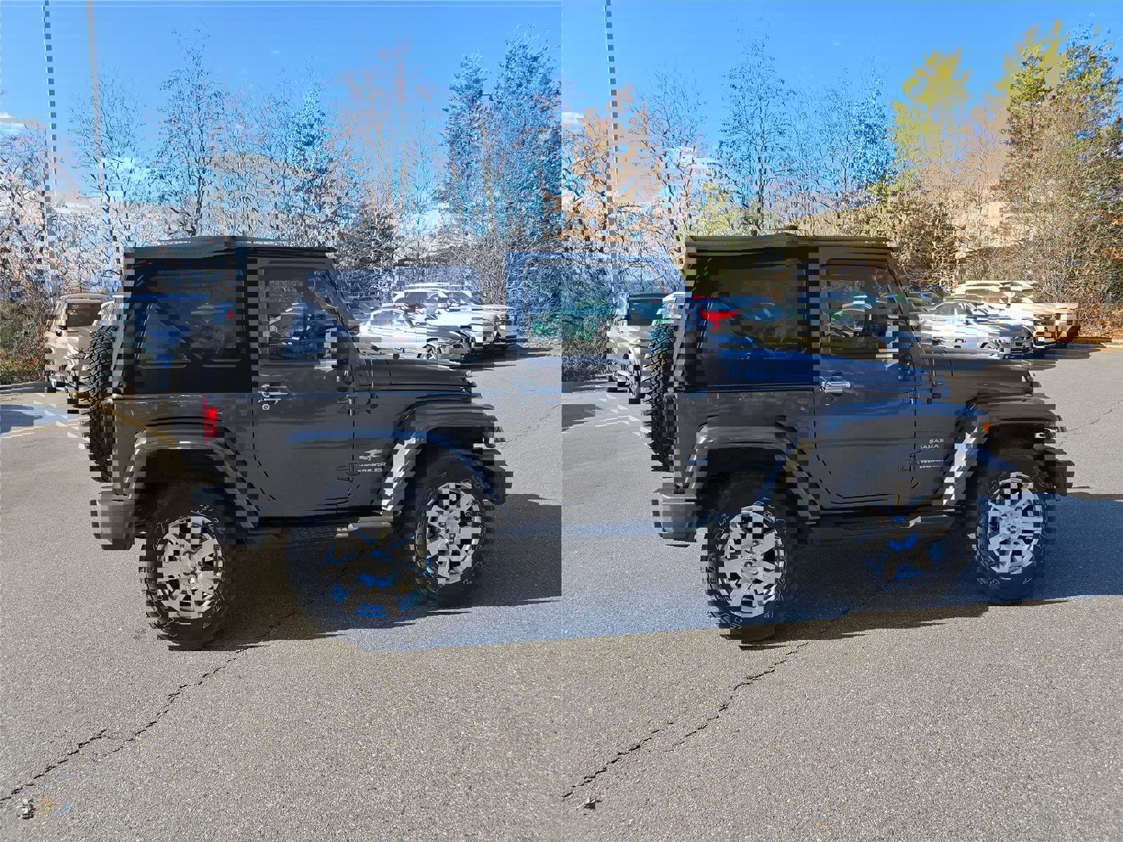 Used 2014 Jeep Wrangler Sahara image 2