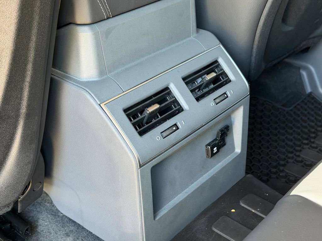 Used 2024 INEOS Grenadier Fieldmaster Edition image 25