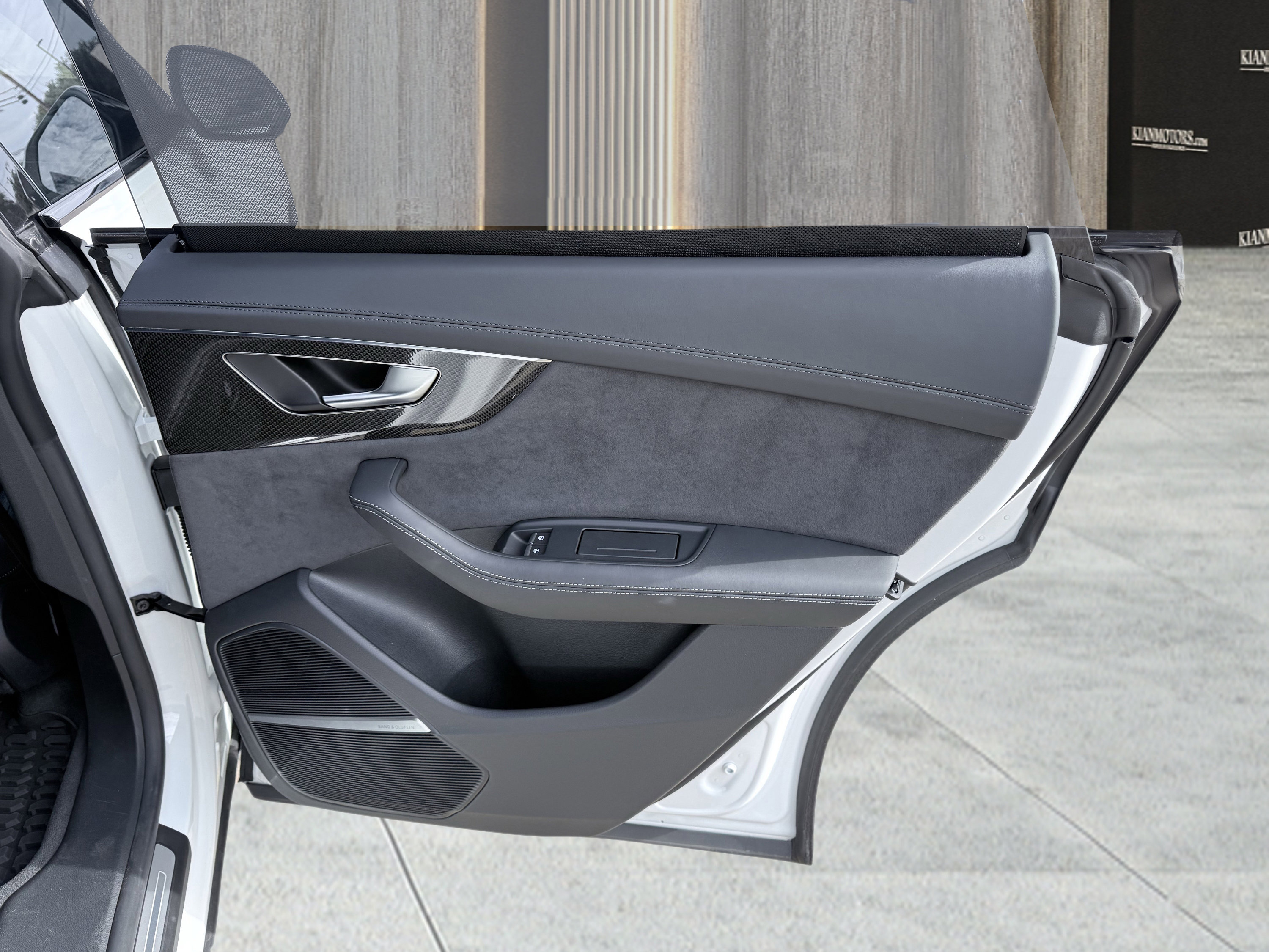 Used 2023 Audi SQ8 Prestige image 61