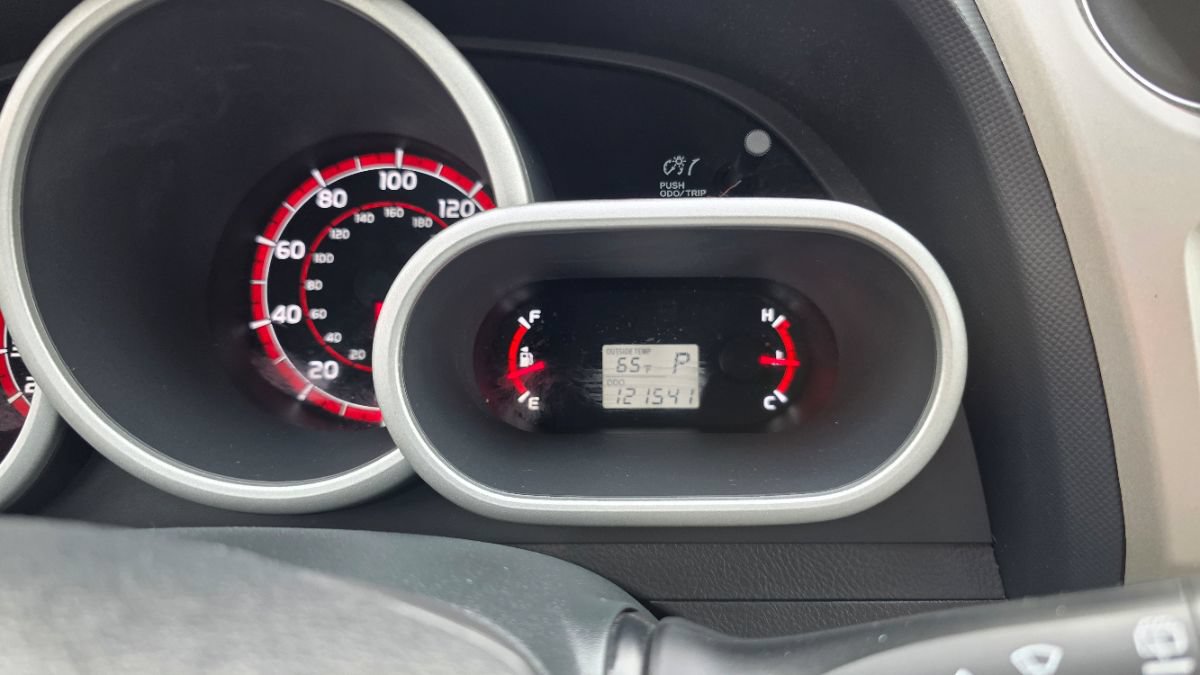 Used 2011 Toyota Matrix FWD image 15