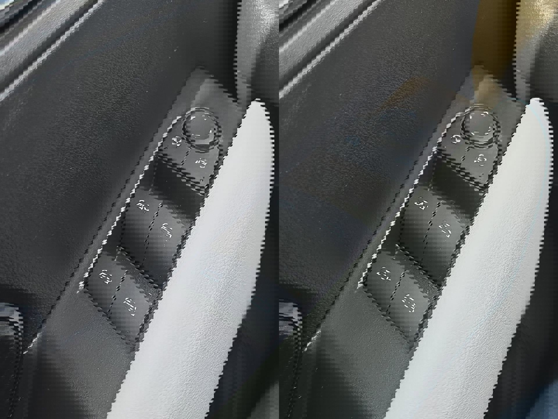 Used 2024 GMC Canyon AT4X image 14